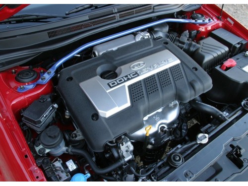 Характеристики автомобиля Kia Spectra 2.0 MT Base (03.2004 - 09.2006): фото, вместимость, скорость, двигатель, топливо, масса, отзывы