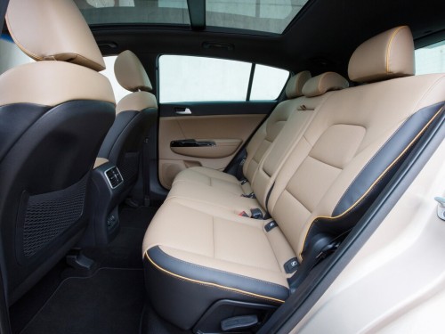 Характеристики автомобиля Kia Sportage 2.0 CRDI AT 4WD  Nobless (09.2015 - 04.2017): фото, вместимость, скорость, двигатель, топливо, масса, отзывы