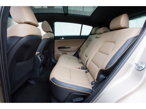 Характеристики автомобиля Kia Sportage 1.6 GDI MT Edition 7 (01.2016 - 08.2018): фото, вместимость, скорость, двигатель, топливо, масса, отзывы