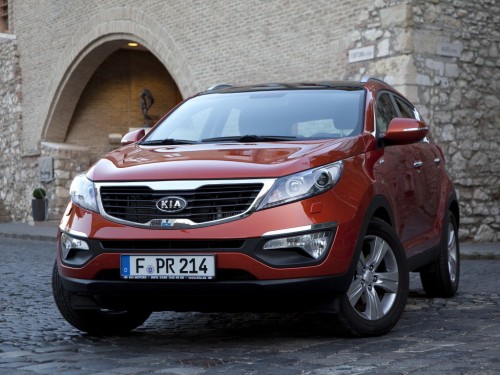 Характеристики автомобиля Kia Sportage 2.0 AT 2WD Comfort (10.2013 - 03.2014): фото, вместимость, скорость, двигатель, топливо, масса, отзывы