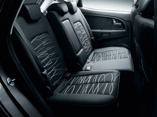 Характеристики автомобиля Kia Venga 1.6 AT Luxe (02.2011 - 01.2015): фото, вместимость, скорость, двигатель, топливо, масса, отзывы