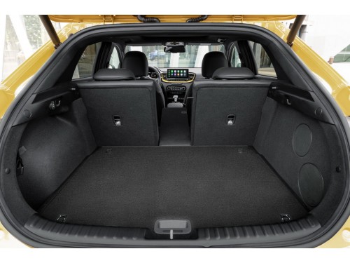 Характеристики автомобиля Kia Xceed 1.6 T-GDI AMT Premium (06.2020 - 12.2022): фото, вместимость, скорость, двигатель, топливо, масса, отзывы