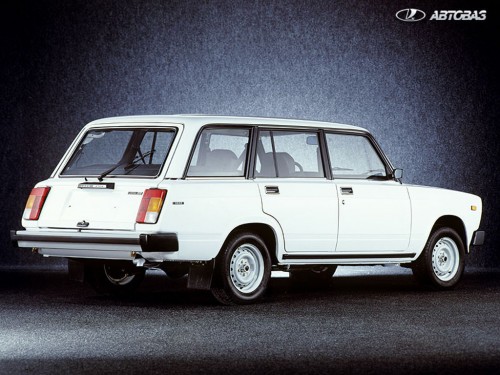 Характеристики автомобиля Лада 2104 1.3 MT 2104 (09.1984 - 09.2012): фото, вместимость, скорость, двигатель, топливо, масса, отзывы