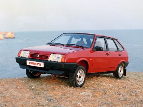 Характеристики автомобиля Лада 2109 1.5 MT Стандарт (04.1991 - 08.2003): фото, вместимость, скорость, двигатель, топливо, масса, отзывы