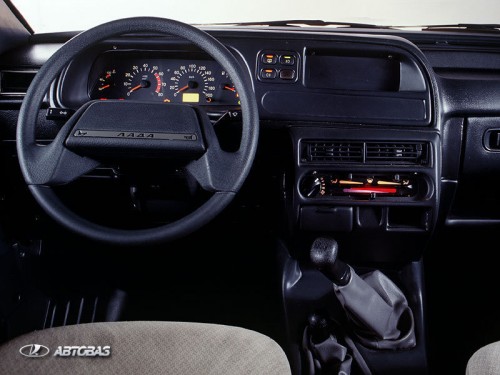 Характеристики автомобиля Лада 2120 Надежда 1.7 MT Стандарт (08.1998 - 11.2002): фото, вместимость, скорость, двигатель, топливо, масса, отзывы