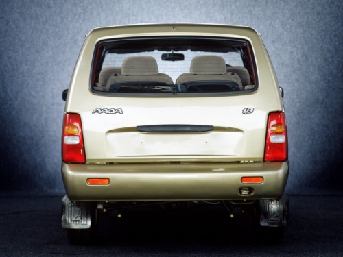 Характеристики автомобиля Лада 2120 Надежда 1.8 MT Стандарт (11.2002 - 08.2006): фото, вместимость, скорость, двигатель, топливо, масса, отзывы