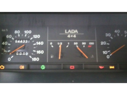 Характеристики автомобиля Лада 4x4 2131 Нива 1.7 MT Luxe (06.2019 - 11.2019): фото, вместимость, скорость, двигатель, топливо, масса, отзывы