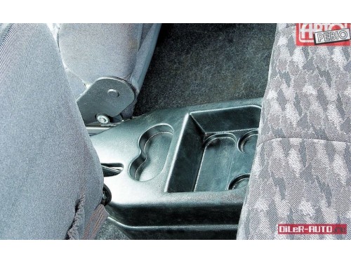 Характеристики автомобиля Лада 4x4 2131 Нива 1.7 MT Стандарт (01.2012 - 05.2014): фото, вместимость, скорость, двигатель, топливо, масса, отзывы