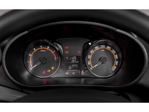Характеристики автомобиля Лада Гранта 1.6 MT Classic (08.2018 - 05.2021): фото, вместимость, скорость, двигатель, топливо, масса, отзывы
