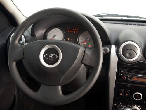 Характеристики автомобиля Лада Ларгус 1.6 MT Classic A/C 5 мест (07.2019 - 03.2021): фото, вместимость, скорость, двигатель, топливо, масса, отзывы
