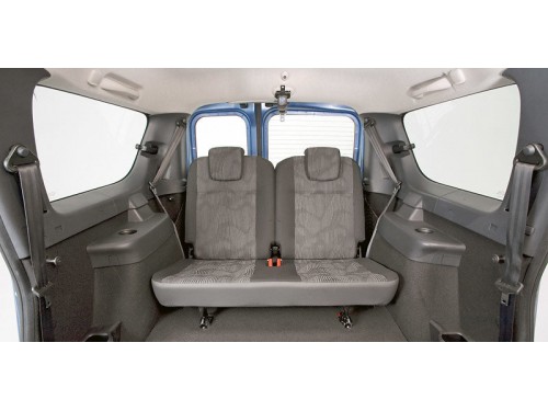 Характеристики автомобиля Лада Ларгус 1.6 MT Comfort 5 мест (07.2019 - 03.2021): фото, вместимость, скорость, двигатель, топливо, масса, отзывы
