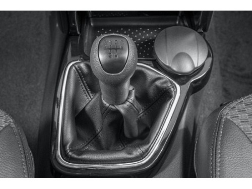 Характеристики автомобиля Лада Приора 1.6 AMT Люкс 21725-33-053 (09.2014 - 12.2015): фото, вместимость, скорость, двигатель, топливо, масса, отзывы