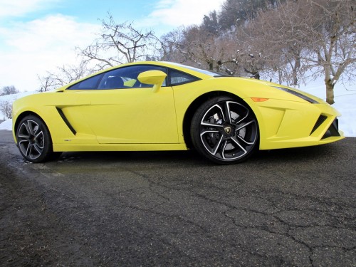 Характеристики автомобиля Lamborghini Gallardo 5.2 AMT LP560-4 (10.2012 - 11.2013): фото, вместимость, скорость, двигатель, топливо, масса, отзывы