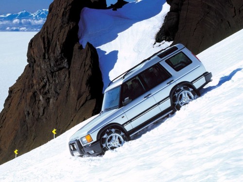 Характеристики автомобиля Land Rover Discovery 2.5 TD AT ES (09.1998 - 11.2002): фото, вместимость, скорость, двигатель, топливо, масса, отзывы