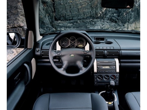 Характеристики автомобиля Land Rover Freelander 2.5 AT SE (02.2003 - 01.2006): фото, вместимость, скорость, двигатель, топливо, масса, отзывы