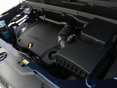 Характеристики автомобиля Land Rover Freelander 2.0 Si4 AT HSE (11.2012 - 12.2014): фото, вместимость, скорость, двигатель, топливо, масса, отзывы