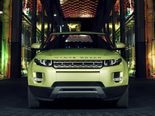 Характеристики автомобиля Land Rover Range Rover Evoque 2.2 SD AT Pure 3dr. (10.2011 - 08.2013): фото, вместимость, скорость, двигатель, топливо, масса, отзывы