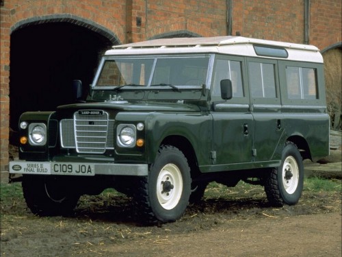 Характеристики автомобиля Land Rover Series III 2.3 MT Station Wagon (01.1971 - 12.1985): фото, вместимость, скорость, двигатель, топливо, масса, отзывы