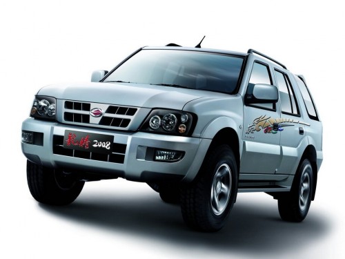 Характеристики автомобиля Landwind X6 2.5TD MT Luxury (04.2008 - 06.2011): фото, вместимость, скорость, двигатель, топливо, масса, отзывы