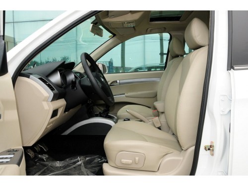 Характеристики автомобиля Landwind X8 2.0TD MT 4x4 Super Luxury (07.2012 - 02.2014): фото, вместимость, скорость, двигатель, топливо, масса, отзывы