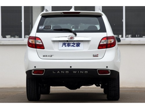 Характеристики автомобиля Landwind X8 2.0TD MT 4x4 Luxury (03.2015 - 10.2016): фото, вместимость, скорость, двигатель, топливо, масса, отзывы