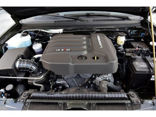 Характеристики автомобиля Landwind X8 1.8T MT 4x4 Super Luxury (01.2018 - 11.2020): фото, вместимость, скорость, двигатель, топливо, масса, отзывы