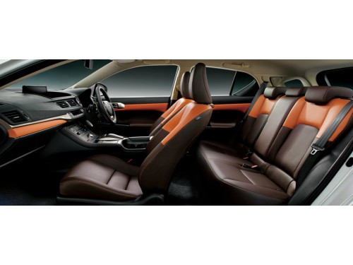 Характеристики автомобиля Lexus CT200h 200h Black Sequence (08.2018 - 12.2018): фото, вместимость, скорость, двигатель, топливо, масса, отзывы