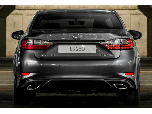 Характеристики автомобиля Lexus ES250 2.5 AT 2WD Luxury (09.2015 - 08.2018): фото, вместимость, скорость, двигатель, топливо, масса, отзывы