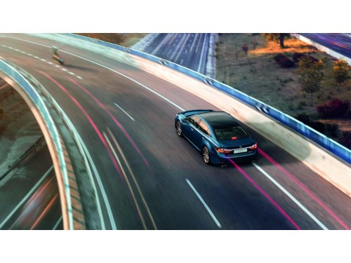 Характеристики автомобиля Lexus ES250 2.5 AT 2WD Premium (09.2015 - 08.2018): фото, вместимость, скорость, двигатель, топливо, масса, отзывы