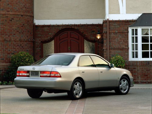 Характеристики автомобиля Lexus ES300 3.0 AT (01.1999 - 07.2001): фото, вместимость, скорость, двигатель, топливо, масса, отзывы