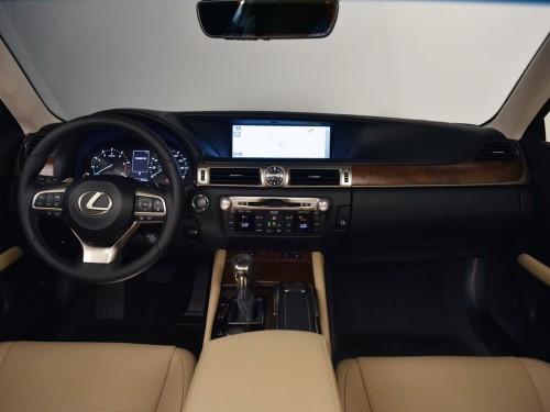 Характеристики автомобиля Lexus GS200t 2.0t AT F Sport (10.2015 - 08.2017): фото, вместимость, скорость, двигатель, топливо, масса, отзывы