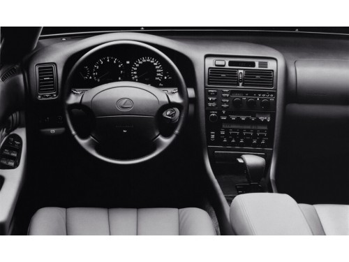 Характеристики автомобиля Lexus GS300 3.0 AT (08.1993 - 07.1997): фото, вместимость, скорость, двигатель, топливо, масса, отзывы