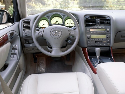 Характеристики автомобиля Lexus GS300 3.0 AT R2 (11.2000 - 03.2005): фото, вместимость, скорость, двигатель, топливо, масса, отзывы