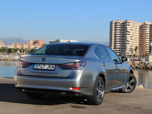 Характеристики автомобиля Lexus GS300h 2.5h CVT Business Edition (11.2015 - 09.2018): фото, вместимость, скорость, двигатель, топливо, масса, отзывы