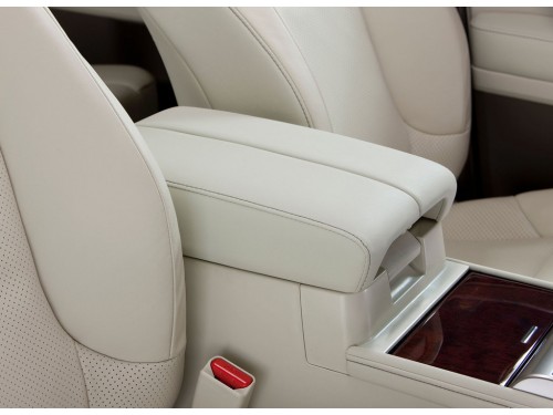 Характеристики автомобиля Lexus GX460 4.6 AT (11.2009 - 09.2013): фото, вместимость, скорость, двигатель, топливо, масса, отзывы