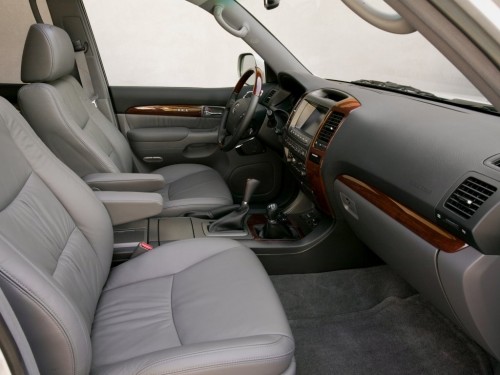 Характеристики автомобиля Lexus GX470 4.7 AT Sport (01.2008 - 07.2009): фото, вместимость, скорость, двигатель, топливо, масса, отзывы