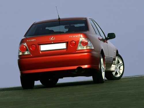 Характеристики автомобиля Lexus IS200 2.0 MT (01.1999 - 07.2005): фото, вместимость, скорость, двигатель, топливо, масса, отзывы