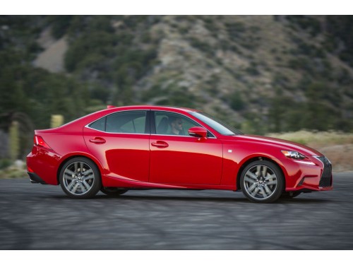 Характеристики автомобиля Lexus IS200t 2.0T AT Luxury (08.2015 - 05.2016): фото, вместимость, скорость, двигатель, топливо, масса, отзывы