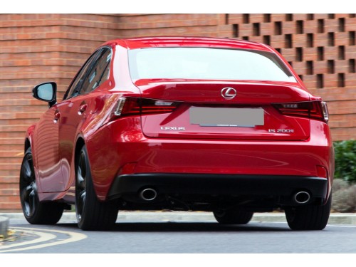 Характеристики автомобиля Lexus IS200t 200t F Sport (08.2015 - 09.2016): фото, вместимость, скорость, двигатель, топливо, масса, отзывы