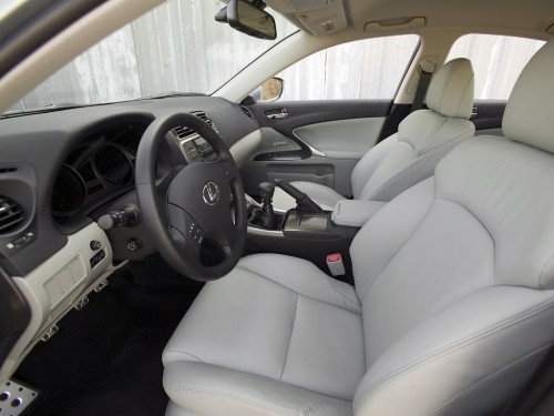 Характеристики автомобиля Lexus IS250 2.5 AT (08.2008 - 07.2010): фото, вместимость, скорость, двигатель, топливо, масса, отзывы