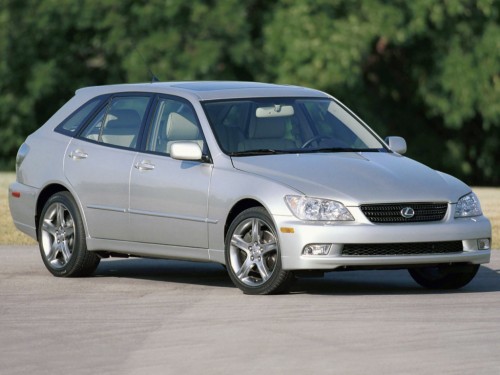 Характеристики автомобиля Lexus IS300 3.0 AT SportCross (07.2001 - 12.2002): фото, вместимость, скорость, двигатель, топливо, масса, отзывы