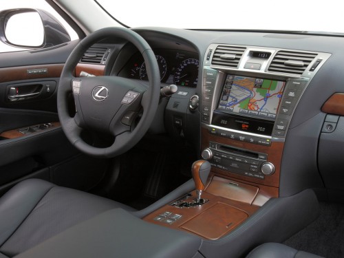 Характеристики автомобиля Lexus LS460 4.6 AT Premium (11.2009 - 06.2012): фото, вместимость, скорость, двигатель, топливо, масса, отзывы
