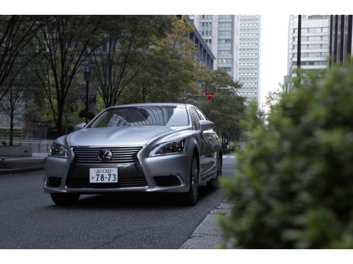 Характеристики автомобиля Lexus LS460L 460L Executive Package (10.2012 - 08.2013): фото, вместимость, скорость, двигатель, топливо, масса, отзывы