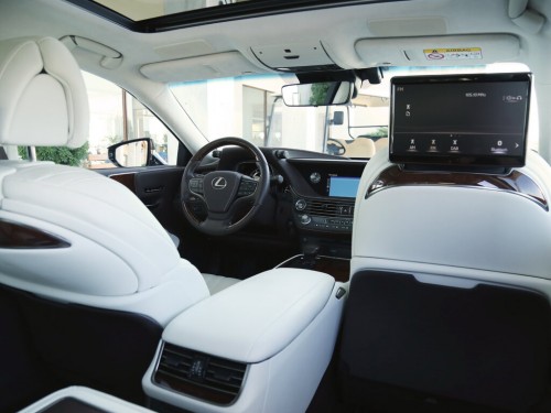 Характеристики автомобиля Lexus LS500 3.4 AT Luxury Line (12.2017 - 10.2020): фото, вместимость, скорость, двигатель, топливо, масса, отзывы