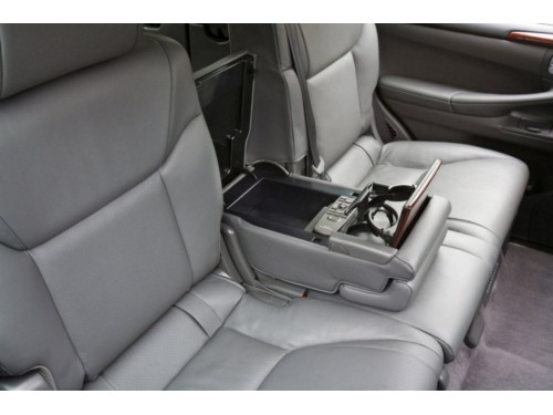 Характеристики автомобиля Lexus LX570 5.7 AT Luxury 20 (04.2012 - 10.2015): фото, вместимость, скорость, двигатель, топливо, масса, отзывы