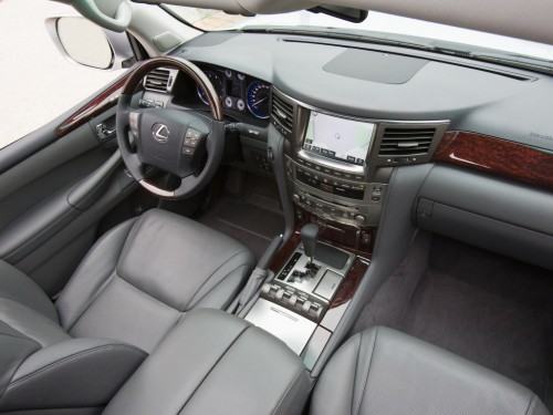 Характеристики автомобиля Lexus LX570 5.7 AT Premium (11.2007 - 03.2012): фото, вместимость, скорость, двигатель, топливо, масса, отзывы