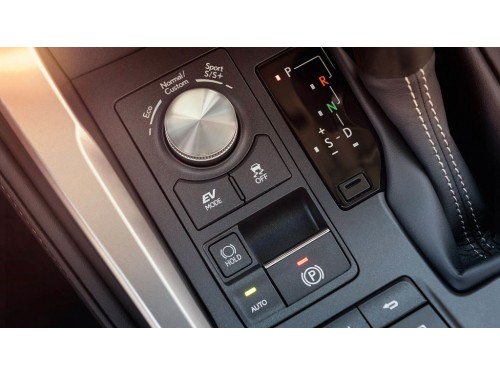 Характеристики автомобиля Lexus NX200 2.0 CVT AWD Black Vision (01.2020 - 01.2021): фото, вместимость, скорость, двигатель, топливо, масса, отзывы
