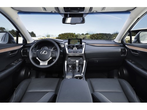 Характеристики автомобиля Lexus NX200t 2.0 T AT AWD Executive (09.2014 - 01.2016): фото, вместимость, скорость, двигатель, топливо, масса, отзывы