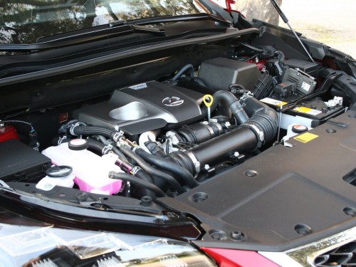 Характеристики автомобиля Lexus NX200t 2.0 T AT Executive Line (09.2014 - 09.2017): фото, вместимость, скорость, двигатель, топливо, масса, отзывы