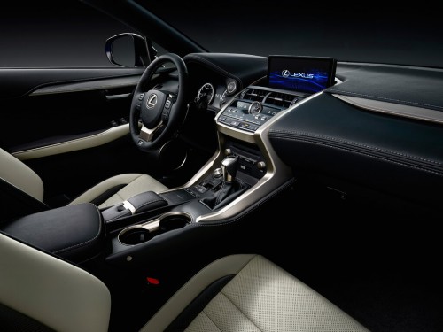 Характеристики автомобиля Lexus NX300 2.0 AT AWD F Sport (09.2017 - 10.2021): фото, вместимость, скорость, двигатель, топливо, масса, отзывы